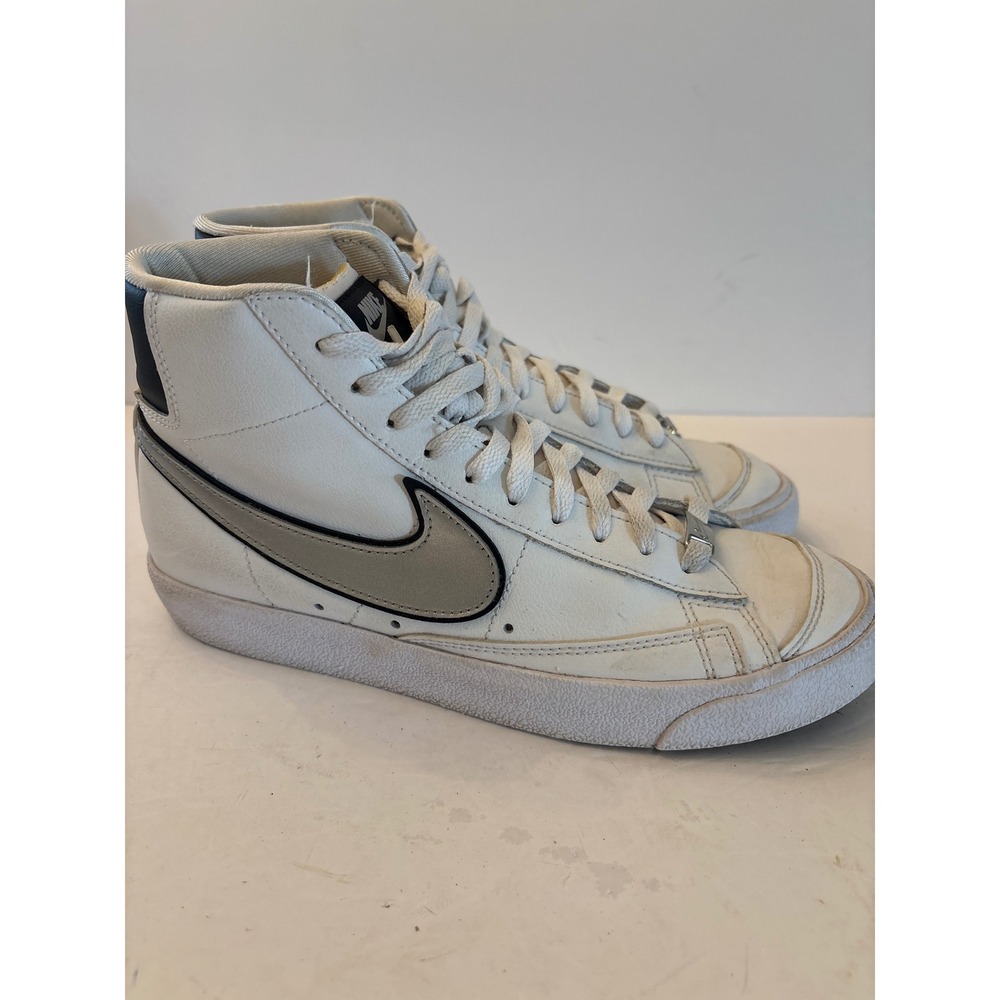 Nike Blazer Mid 77 Women's Size 9 White Silver Sneakers Shoes
